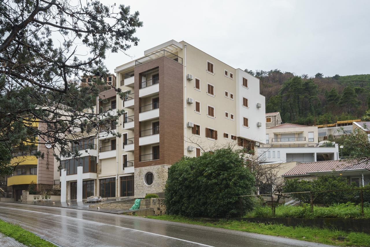 Apartments Lora Jadranskij Put Budva Bagian luar foto