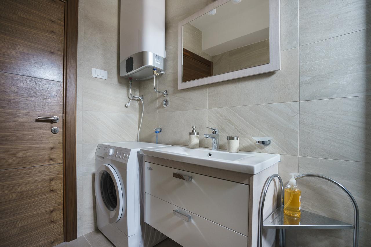 Apartments Lora Jadranskij Put Budva Bagian luar foto